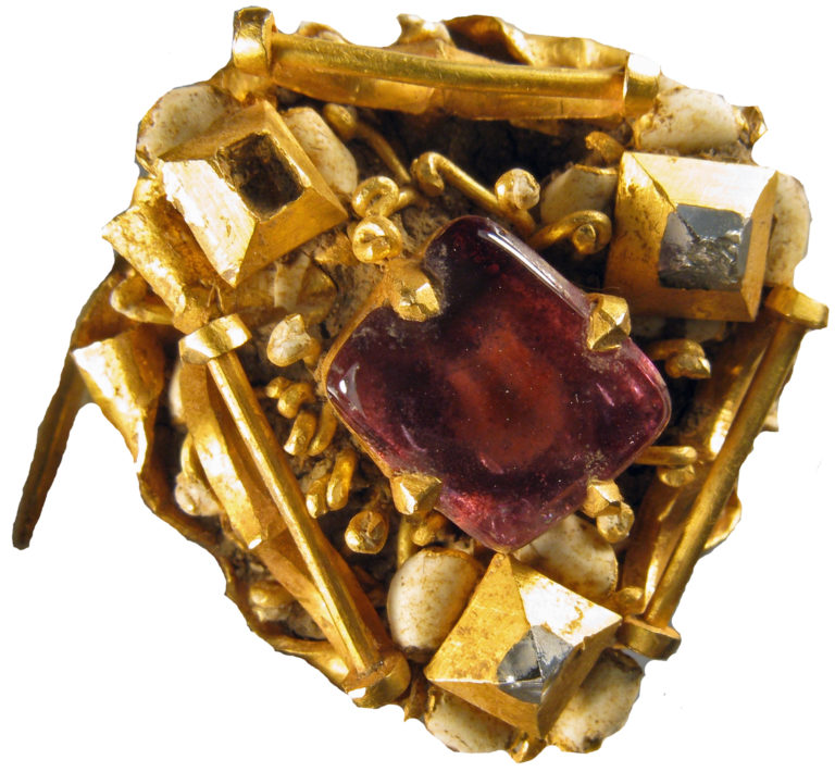 Detektorista našel 600 let starou zlatou a diamantovou brož nevyčíslitelné hodnoty